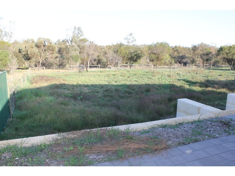 9 Riverside Outlook, Northam WA 6401