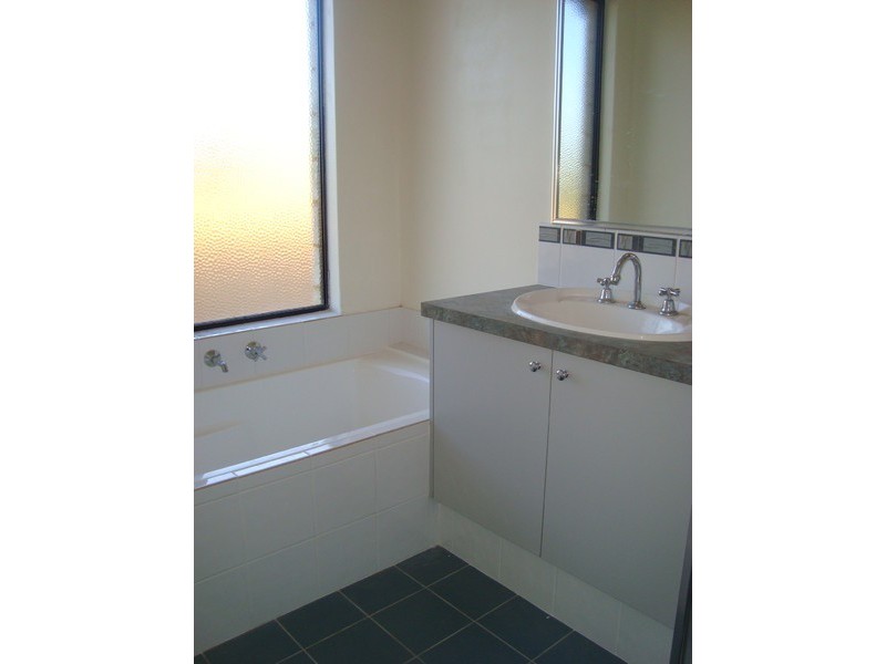 9 Riverside Outlook, Northam WA 6401