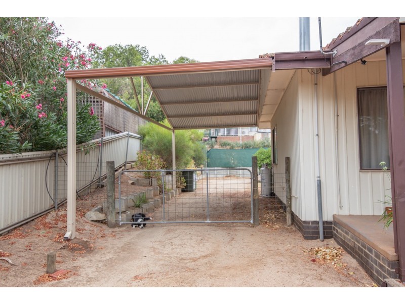 18 Telegraph Road, Toodyay WA 6566