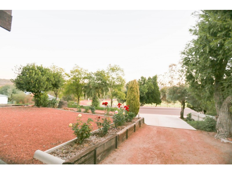 18 Telegraph Road, Toodyay WA 6566