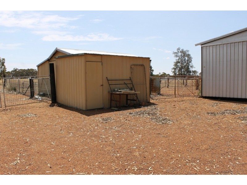 740 Smith Road, Katrine, Clackline WA 6564