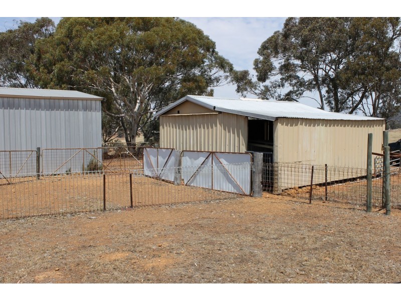 740 Smith Road, Katrine, Clackline WA 6564