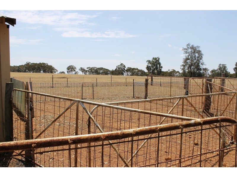 740 Smith Road, Katrine, Clackline WA 6564