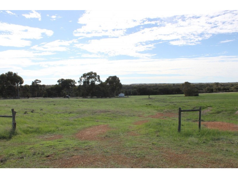 740 Smith Road, Katrine, Clackline WA 6564