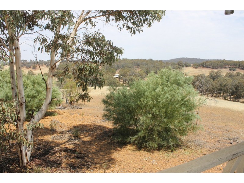 740 Smith Road, Katrine, Clackline WA 6564