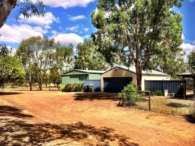 28 River Road, Toodyay WA 6566