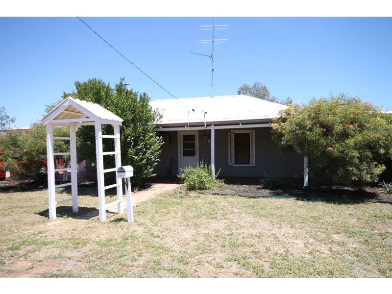 3 Ninth Road, York WA 6302