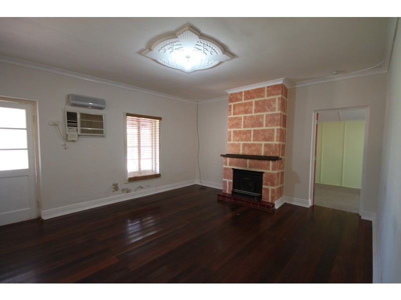 3 Ninth Road, York WA 6302
