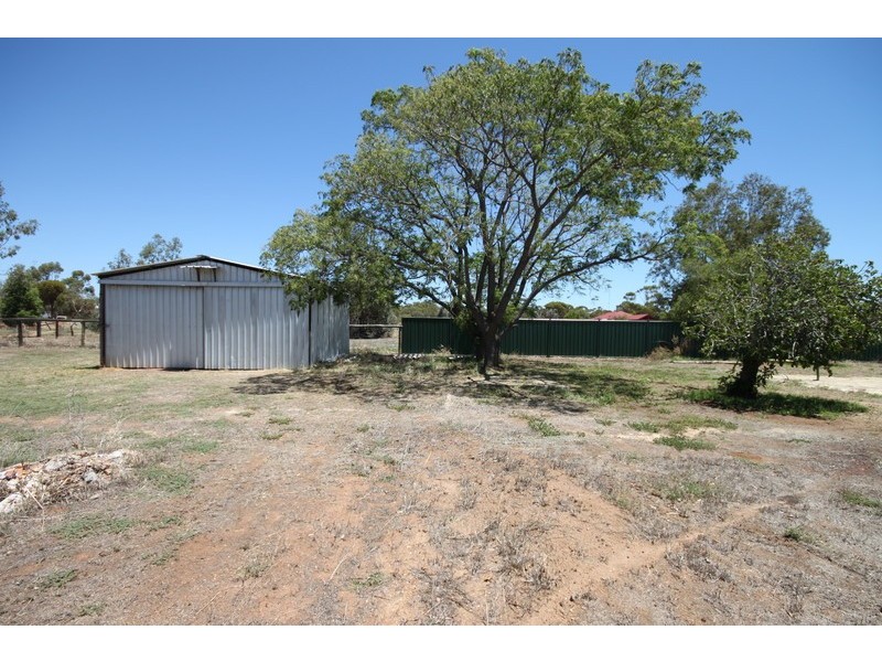 3 Ninth Road, York WA 6302