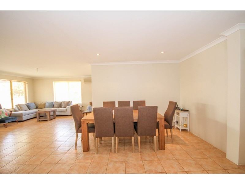 11 Cummings Crescent, Merredin WA 6415