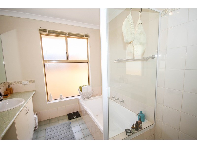 11 Cummings Crescent, Merredin WA 6415