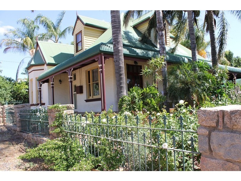 16 Habgood Street, Northam WA 6401