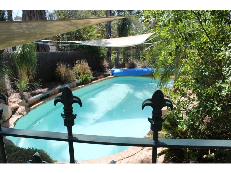 16 Habgood Street, Northam WA 6401