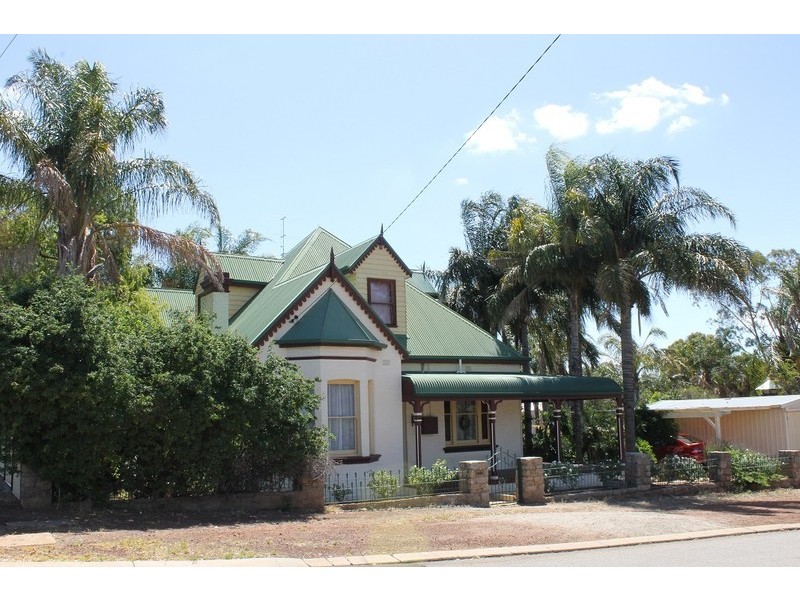 16 Habgood Street, Northam WA 6401