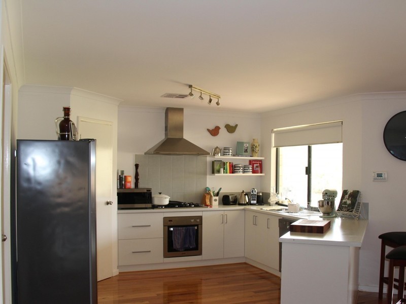 98 Railway Road, Toodyay WA 6566