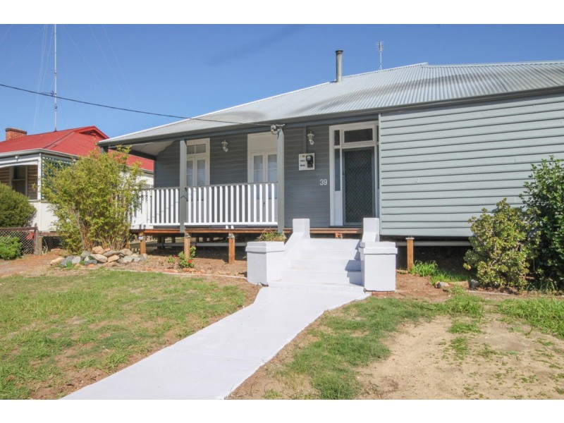 39 Hampton Street, Northam WA 6401