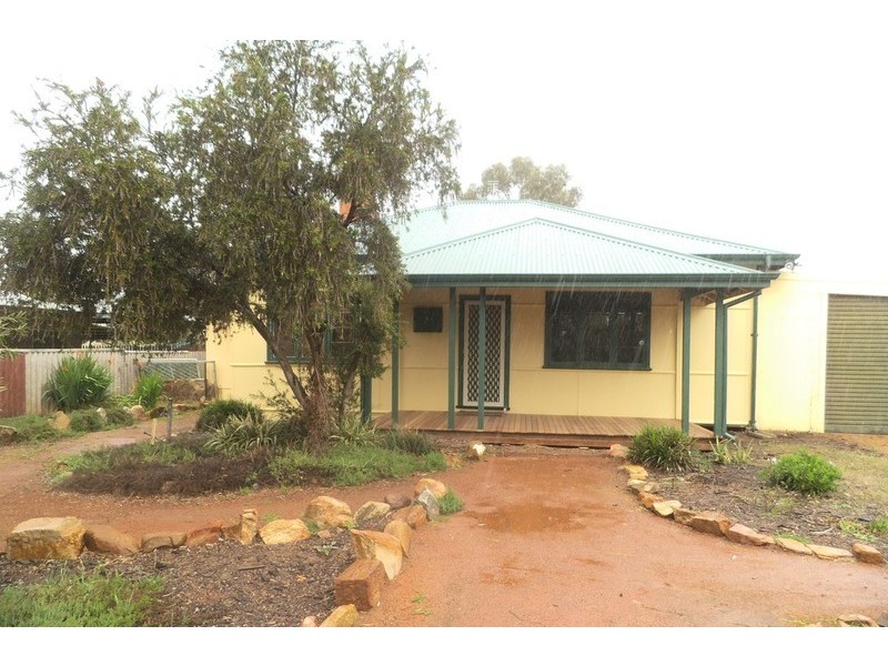 7 Clarke Street, Northam WA 6401