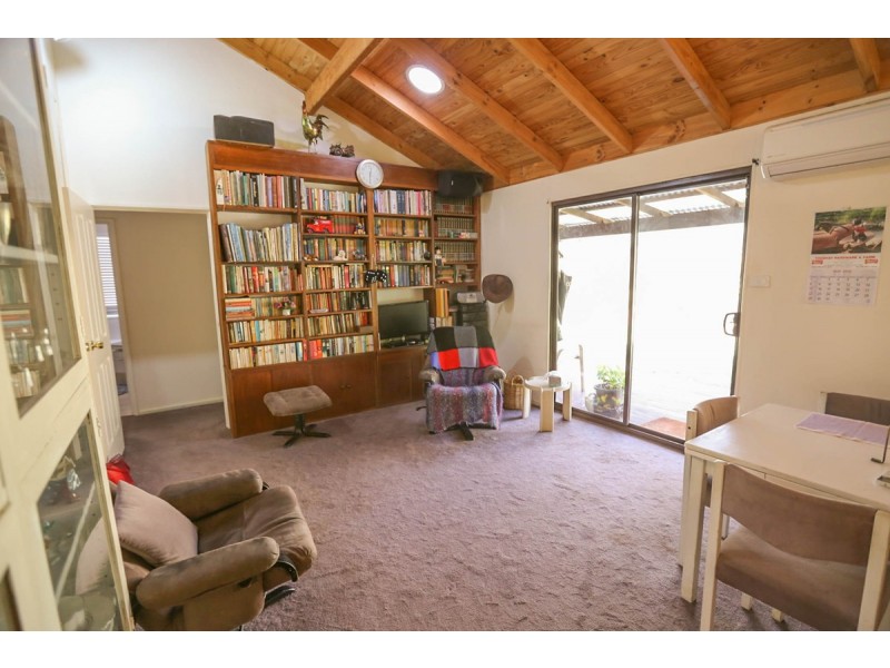 9 Hamersley Street, Toodyay WA 6566