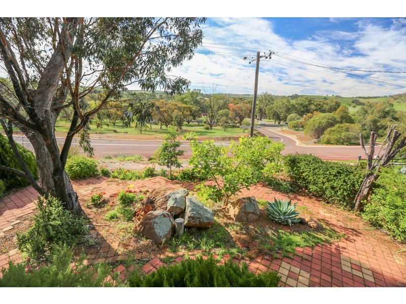 9 Hamersley Street, Toodyay WA 6566