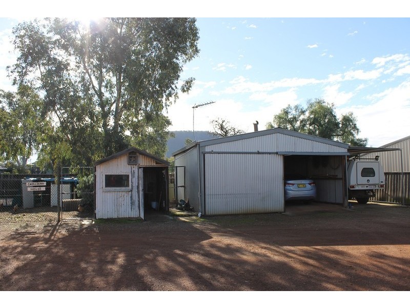 8 Lee Crescent, York WA 6302