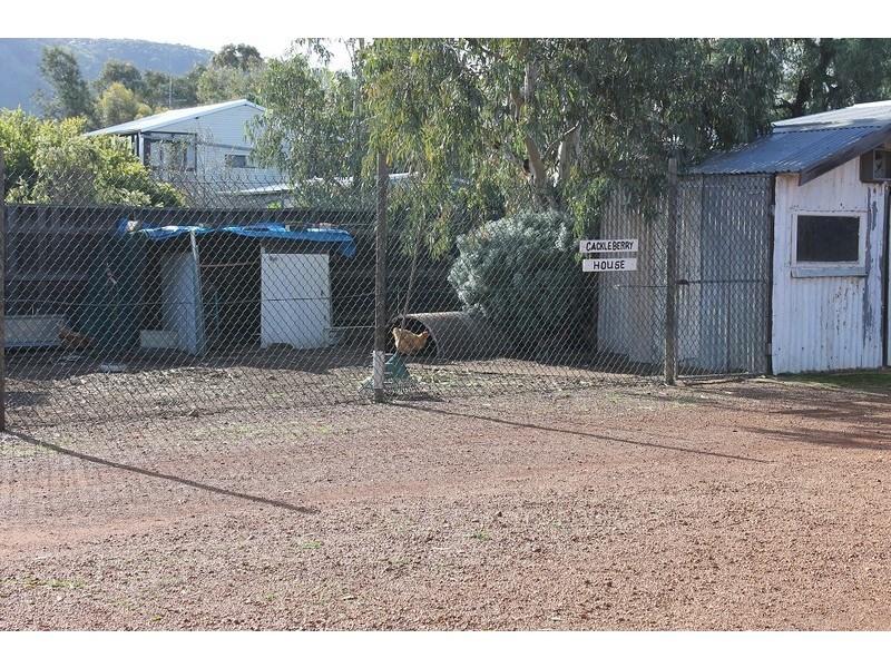 8 Lee Crescent, York WA 6302