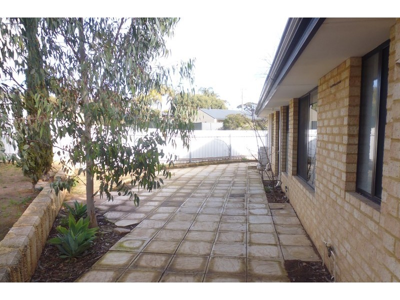 8 Freind Place, Northam WA 6401