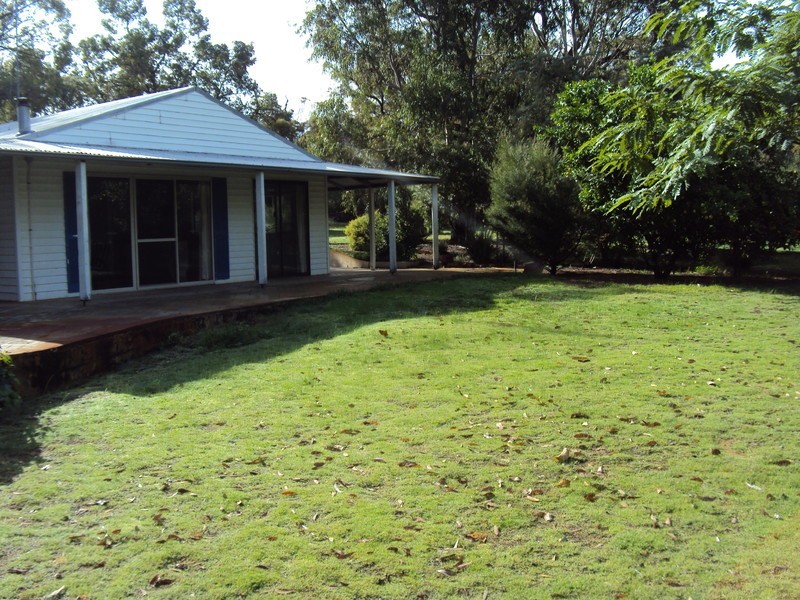 19 Howard Road, Toodyay WA 6566