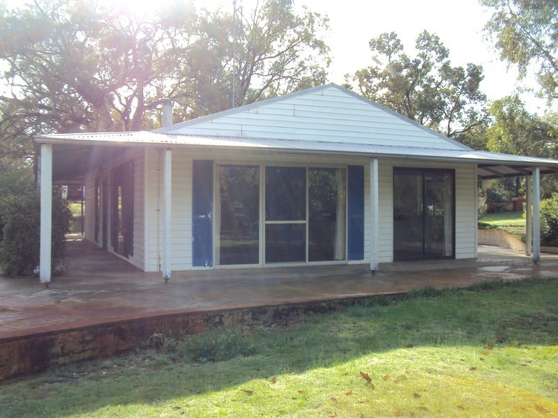 19 Howard Road, Toodyay WA 6566