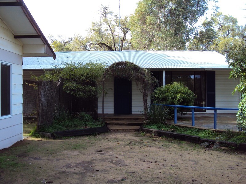 19 Howard Road, Toodyay WA 6566