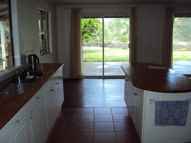 19 Howard Road, Toodyay WA 6566