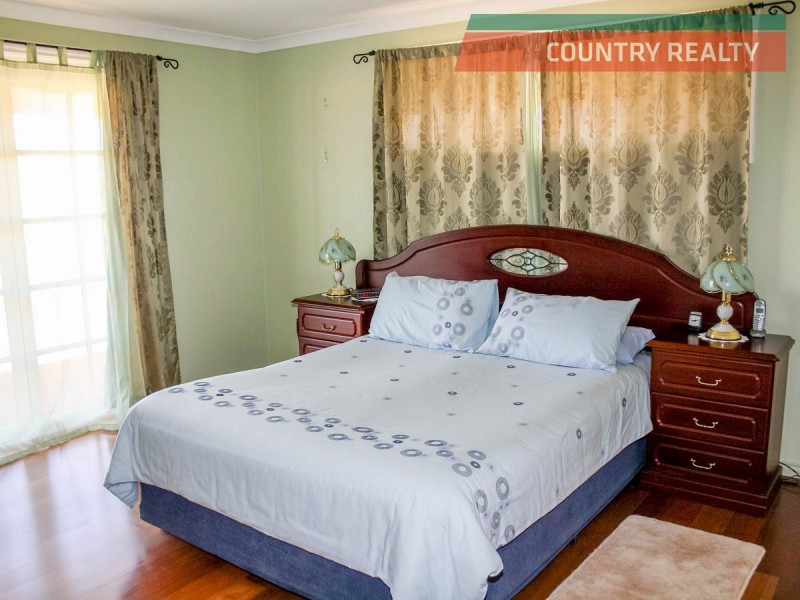 2 Fifth Avenue, Merredin WA 6415