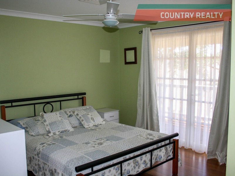 2 Fifth Avenue, Merredin WA 6415