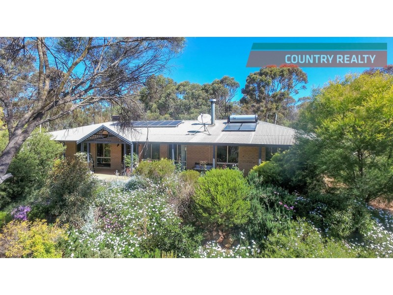 10 Surrey Road, Clackline WA 6564