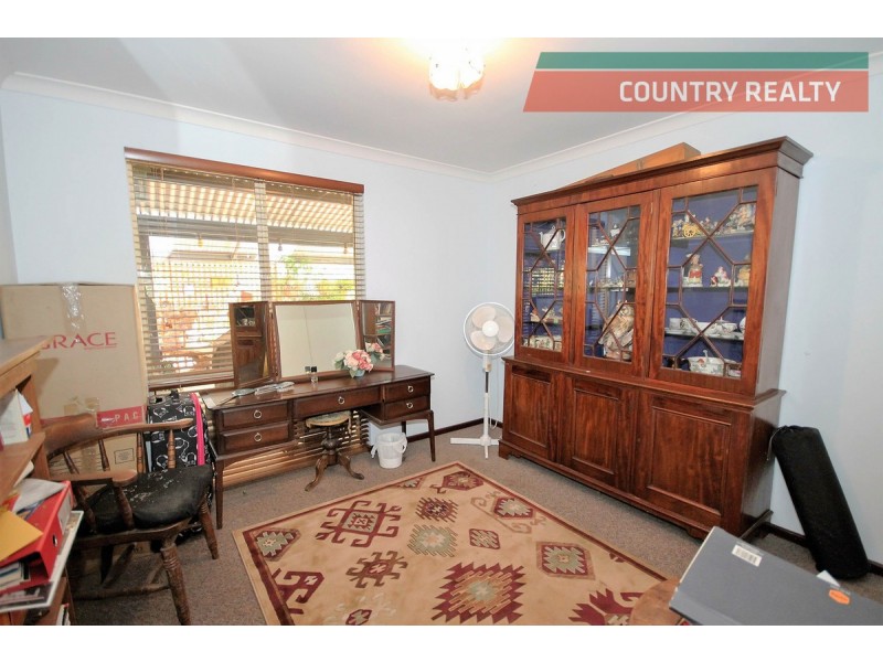 10 Surrey Road, Clackline WA 6564