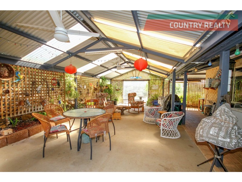 10 Surrey Road, Clackline WA 6564