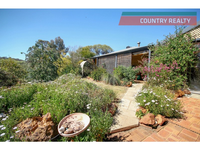 10 Surrey Road, Clackline WA 6564