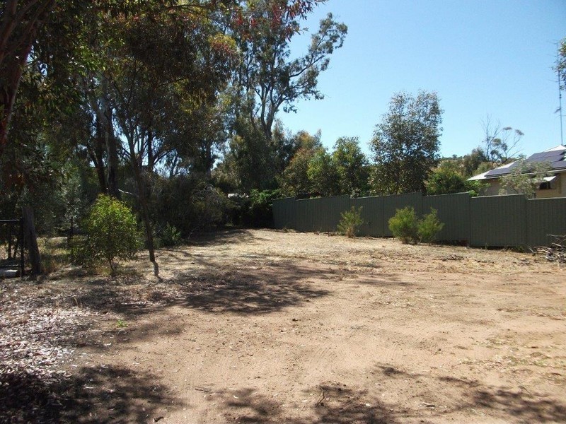 68 suburban Road, York WA 6302