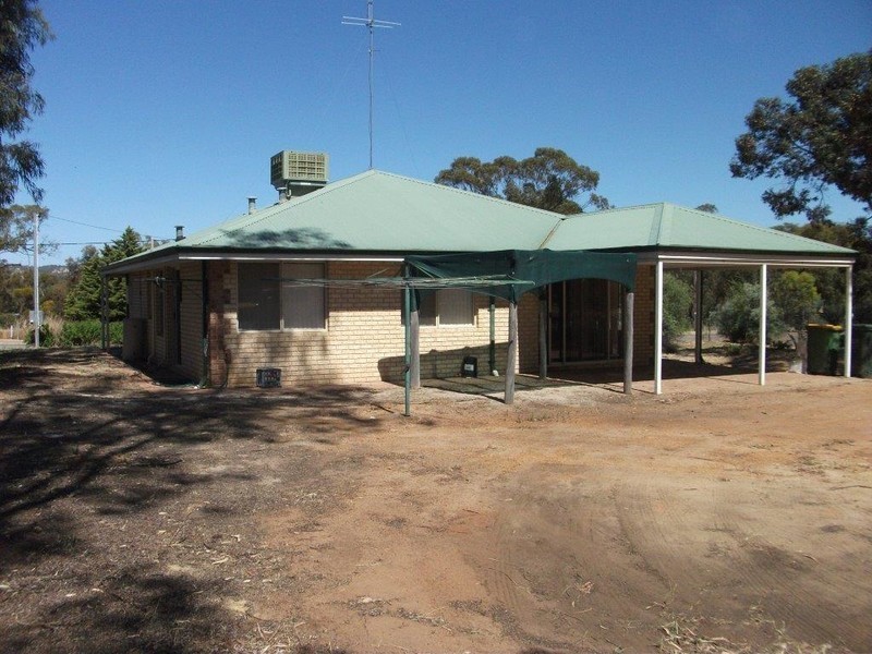 68 suburban Road, York WA 6302