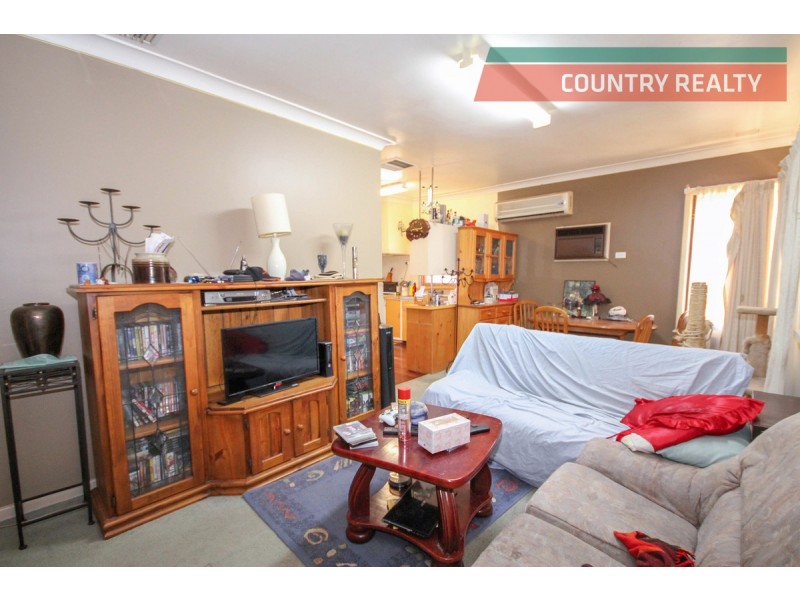 8 Jubilee Street, Merredin WA 6415