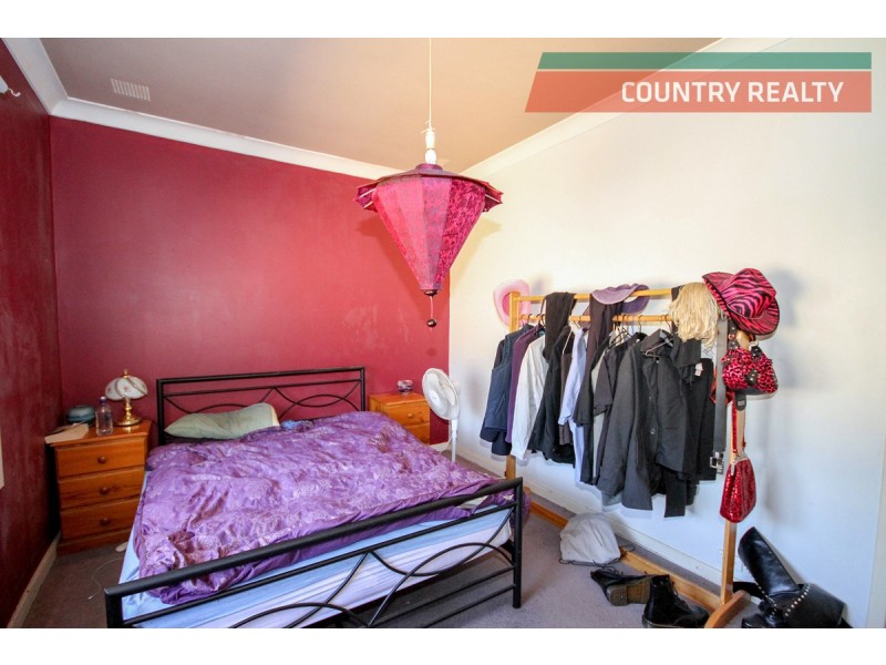 8 Jubilee Street, Merredin WA 6415