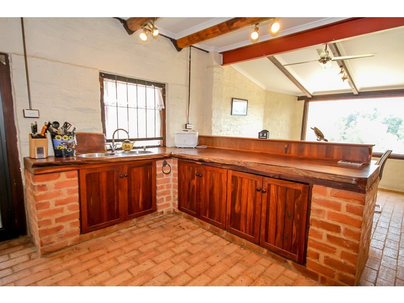 305 Picnic Hill Road, Toodyay WA 6566