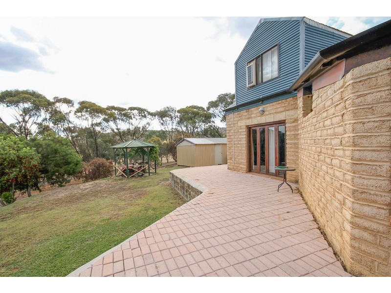 305 Picnic Hill Road, Toodyay WA 6566