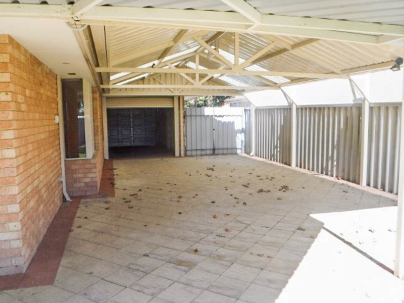 3 Halfmoon Place, Waikiki WA 6169