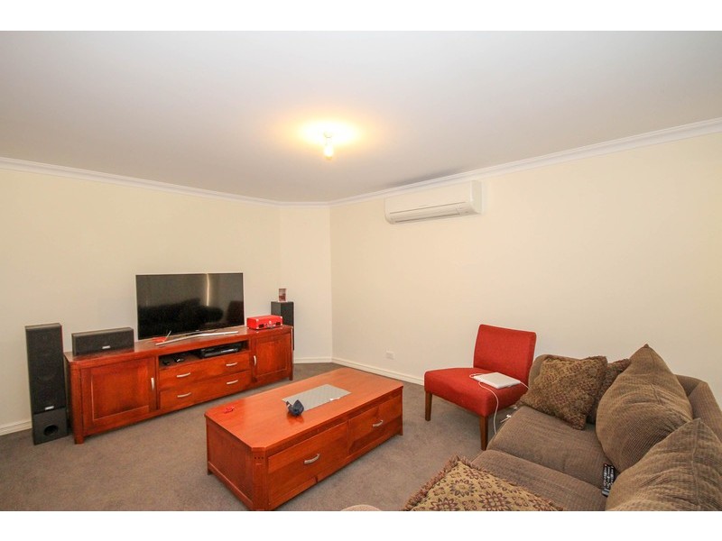 21 Cowan Way, Merredin WA 6415