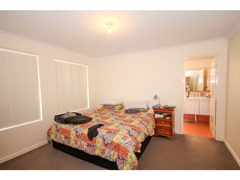 21 Cowan Way, Merredin WA 6415