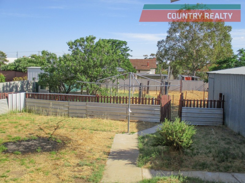 70 Caw Street, Merredin WA 6415