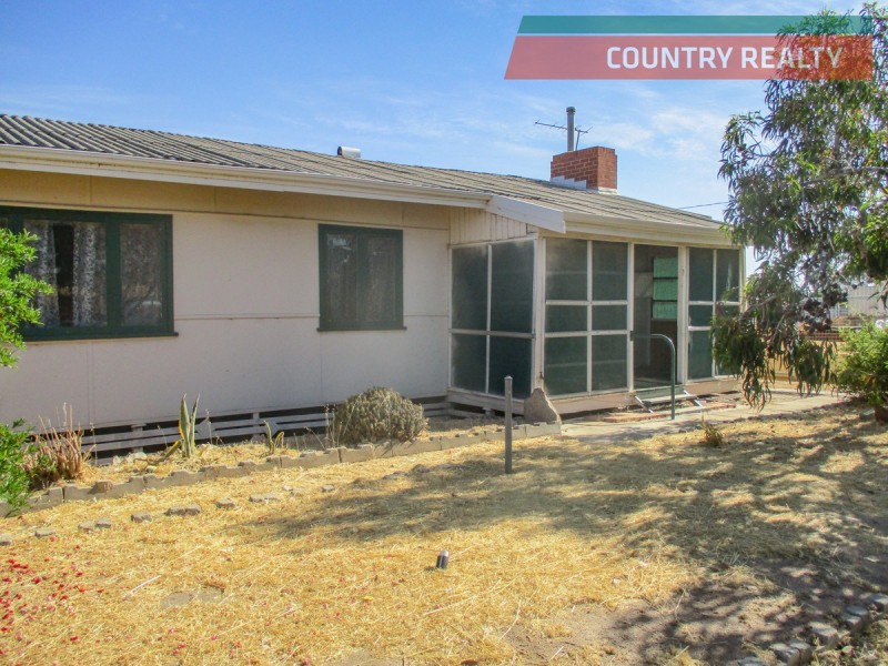 70 Caw Street, Merredin WA 6415