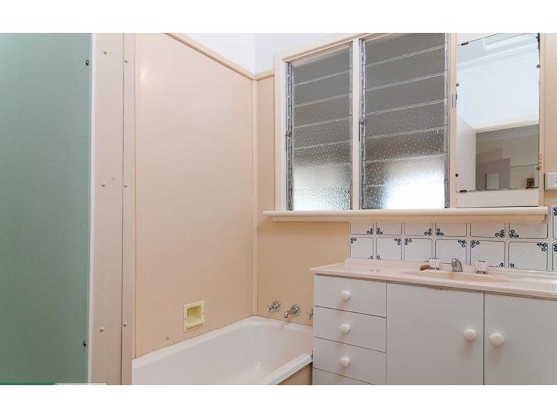 6 Strickland Avenue, Northam WA 6401