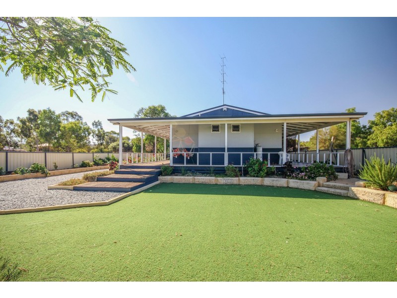 8 Knight Street, Northam WA 6401