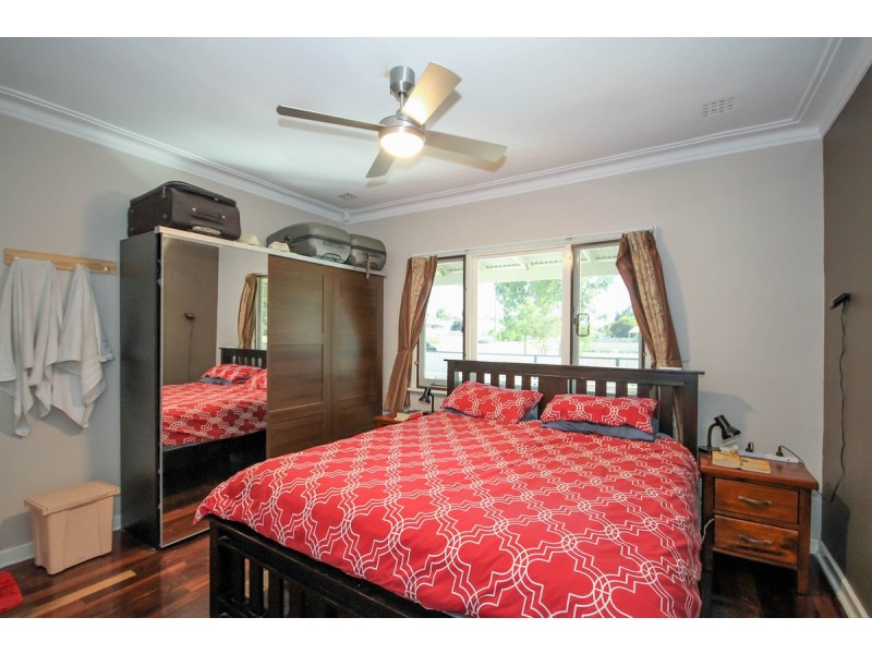 8 Knight Street, Northam WA 6401